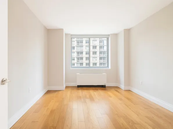 776 Sixth Avenue image 4 of 70