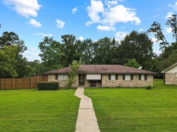 101 Wildwood Dr, Village Mills, TX 77663