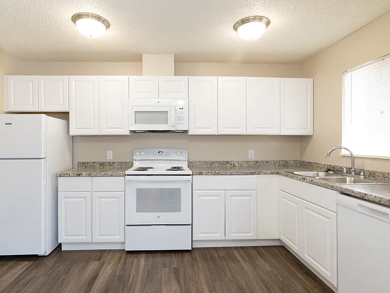 Aspen Ridge Apartments — Photo 16