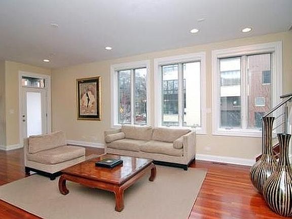 2nd image of 2301 W Wabansia Ave APT 1F