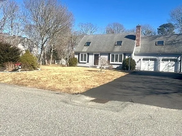 242 Skunknet Rd, Barnstable, MA 02630