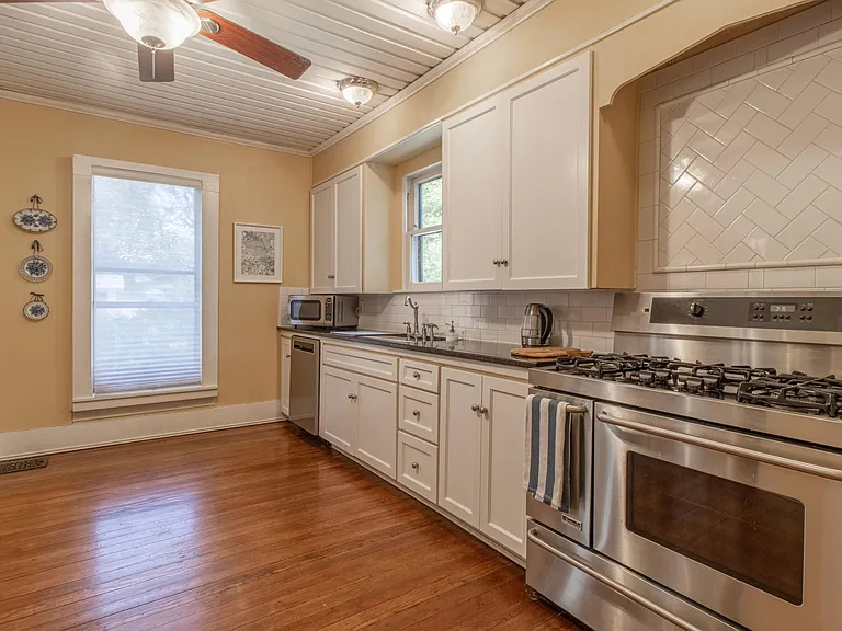 1503 S Elm St — Photo 18