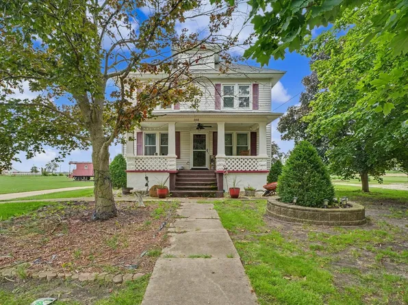 102 N Pine St, Buckley, IL 60918