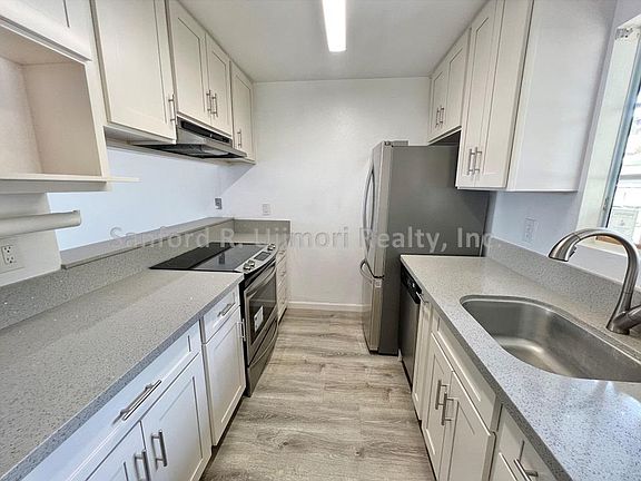 3rd image of 92-1031 Alaa St #17/202