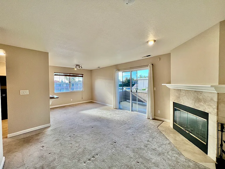 95 Crossing Ct — Photo 2