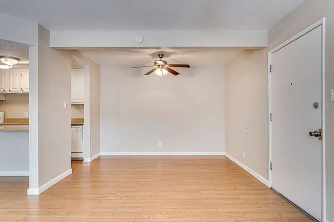 Evergreen Apartments — Photo 12