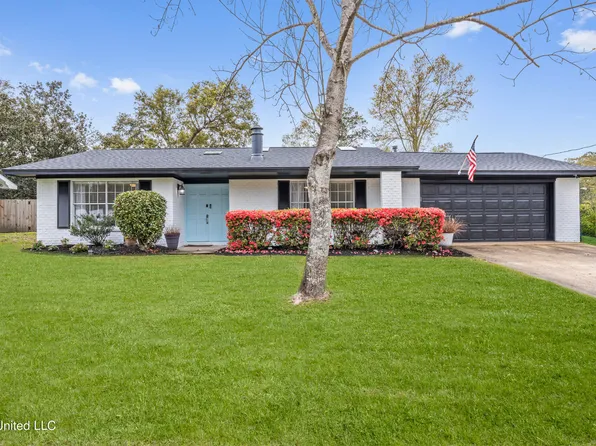 1211 Hammersmith Ln, Ocean Springs, MS 39564