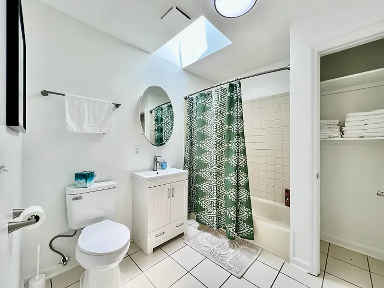 6556 Yankee Rd — Photo 23