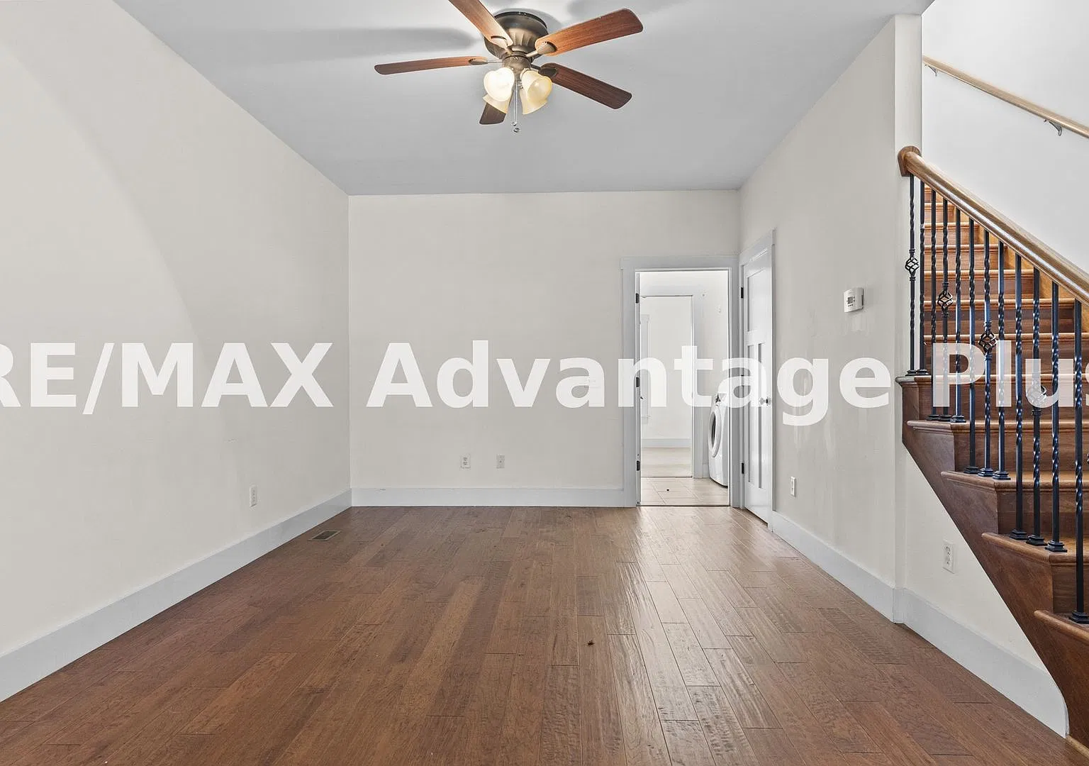 Spacious 4BR/3BA Home Near Longwood Garage, Deck & New Appliances — Photo 4