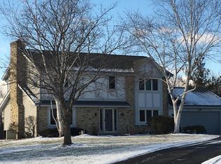 W266S8045 Briarhedge Ct, Mukwonago, WI 53149