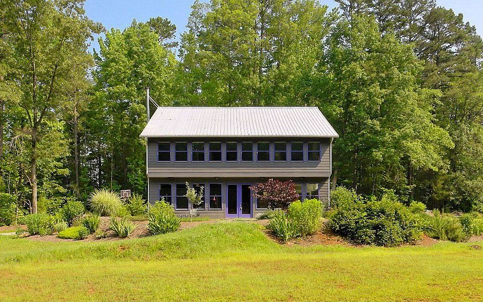 2nd image of 124 Wildflower Ln