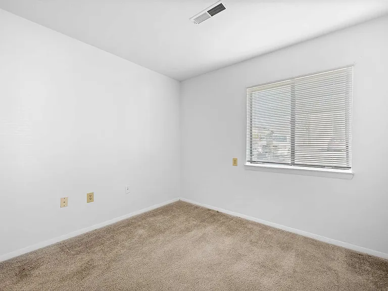 Foxridge Apartment Homes — Photo 209