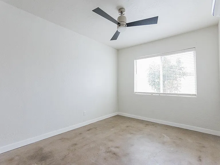 320 W Highland Ave #4 — Photo 12