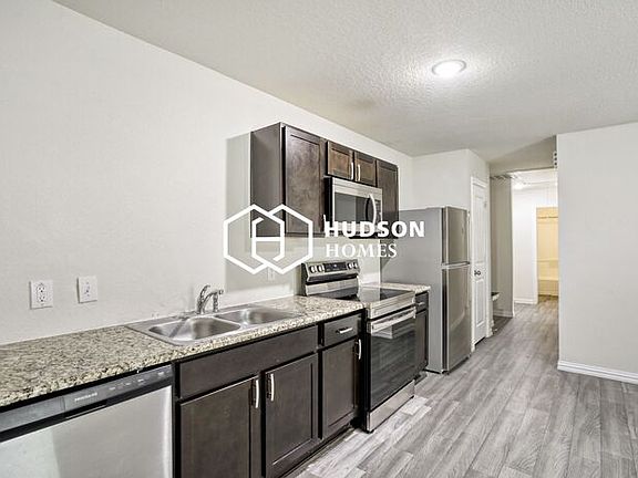5th image of 8837 Crestview Dr #B