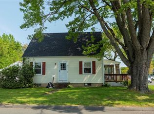 51 Whiton St, Windsor Locks, CT 06096