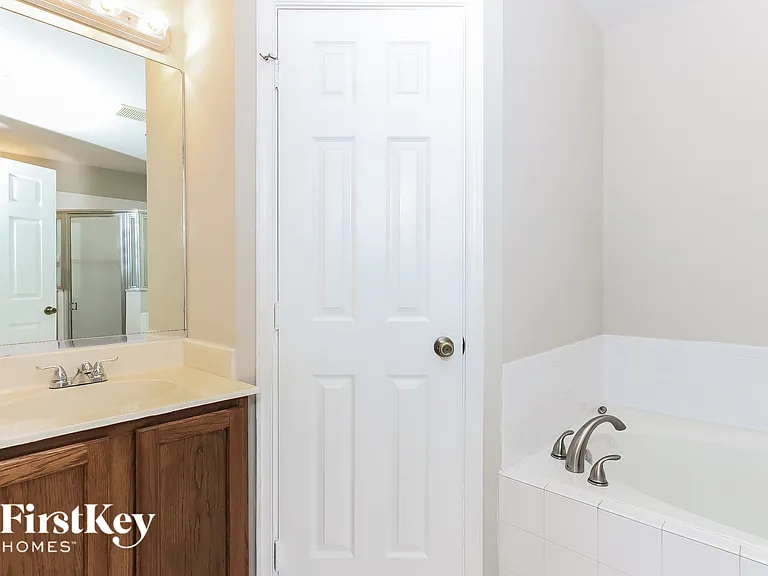 3526 SW Rosardo St — Photo 9