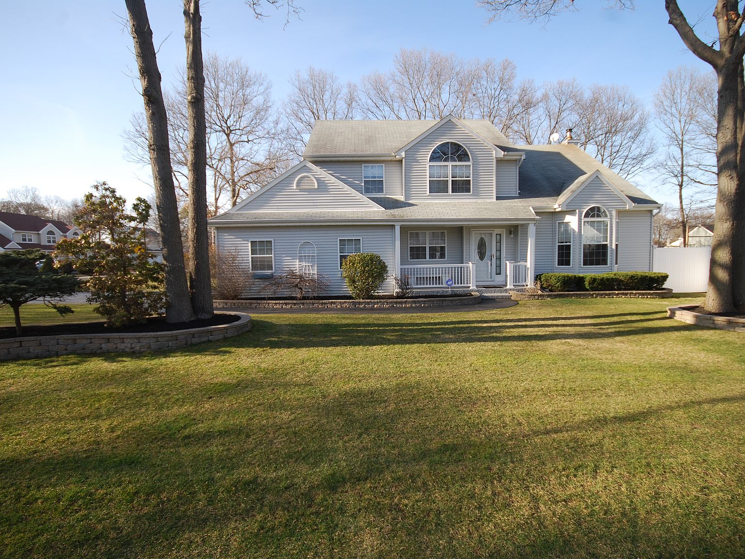 23 Edna Ln, Selden, NY 11784 Zillow