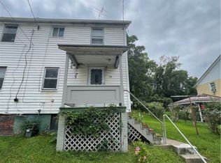 19 Hemlock St, Ellsworth, PA 15331