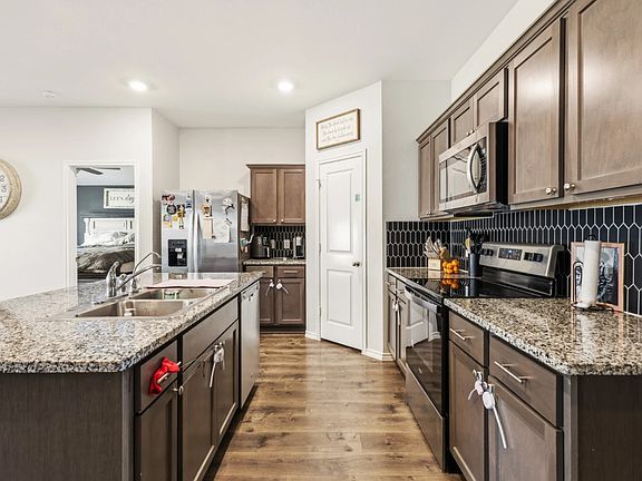 5th image of 2222 Kingfisher St