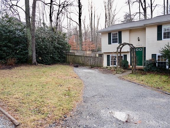 3rd image of 1321 Old Pine Ct