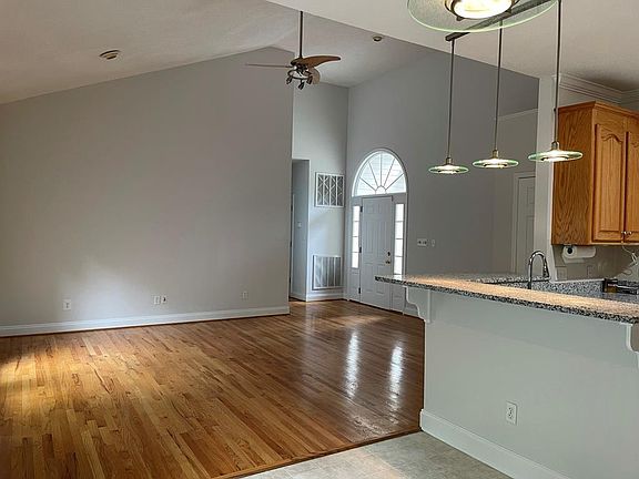 4th image of 512 Berkshire Dr