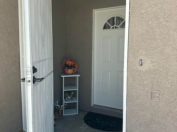 4th image of 15839 La Paz Dr