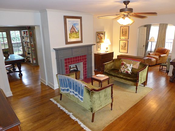 3rd image of 3557 Charleswood Ave