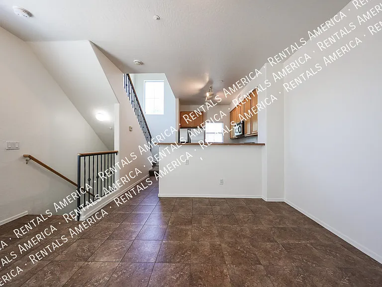 747 N Port Dr — Photo 9