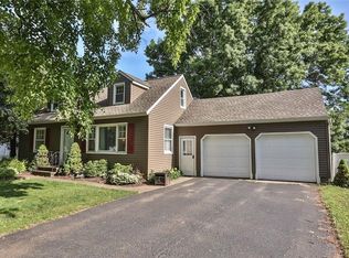 104 Harwood Rd, Spencerport, NY 14559