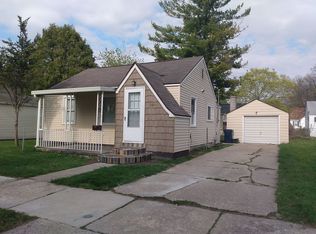 1611 Pulaski St, Bay City, MI 48708