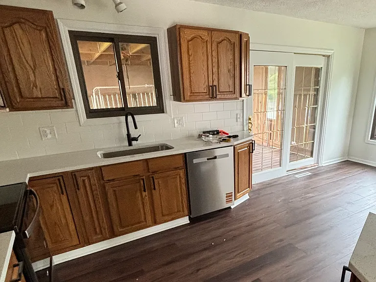 480 Valley Dr — Photo 5