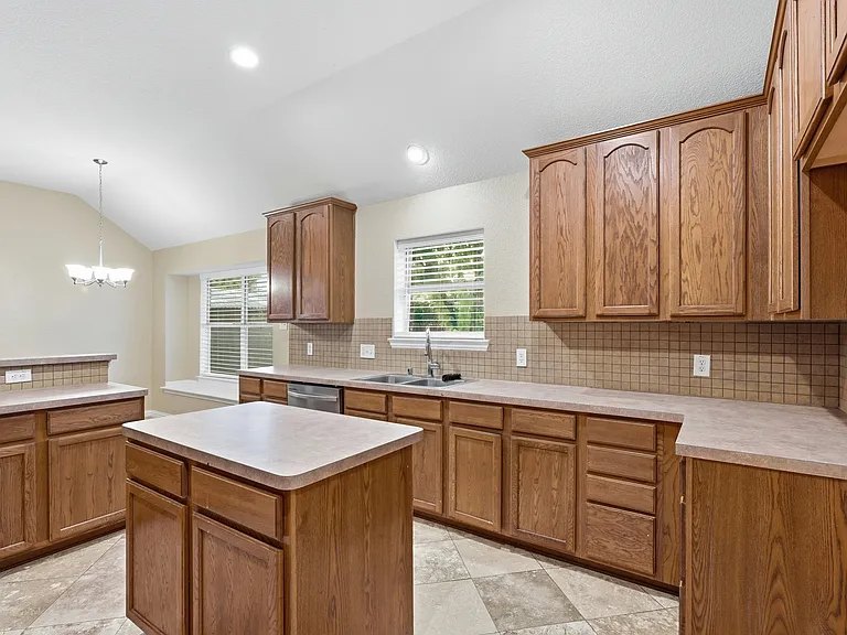 3011 Clear Springs Dr — Photo 10