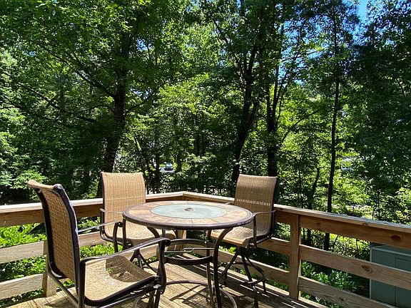 Privacy-up in the trees!