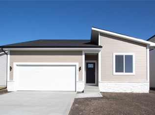 611 NE Oak Ridge Dr, Ankeny, IA 50023