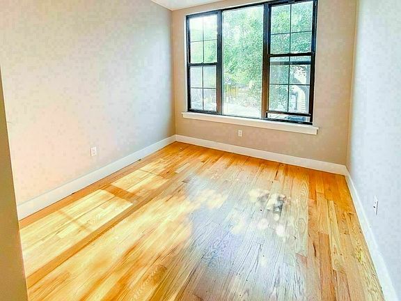 5th image of 155 Tompkins Ave #2AA