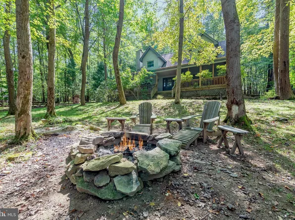 36 Ridgewood Dr, Oakland, MD 21550