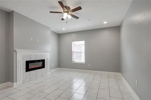 55 Carriage Ln #D — Photo 3