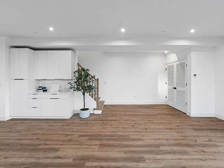 223 Main St #1 — Photo 4