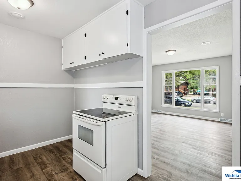 2214 S Glenn Ave — Photo 6