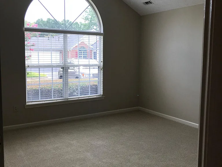 4402 Orchard Trce — Photo 15