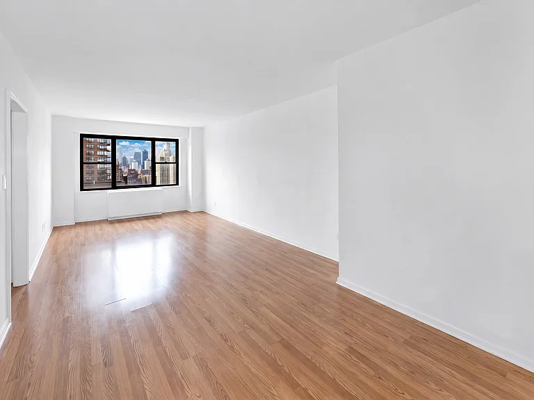 345 E 80th St #27H — Photo 2