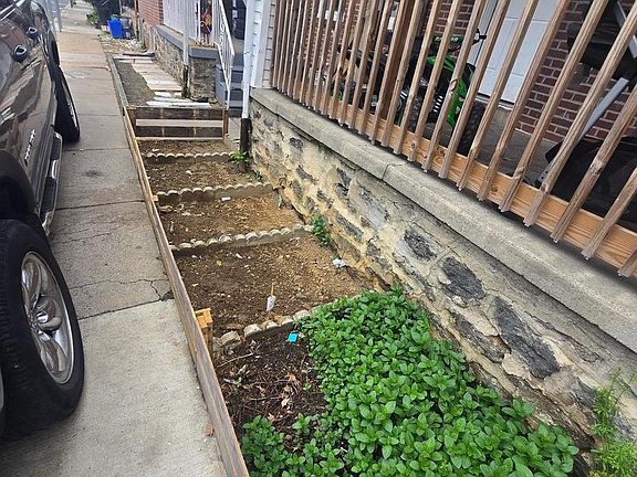 3rd image of 234 Furley St