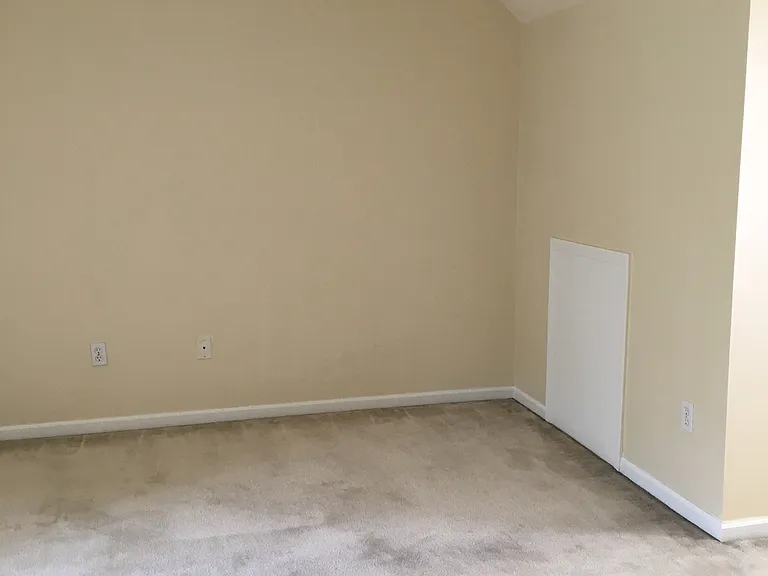 1376 Village Dr — Photo 10