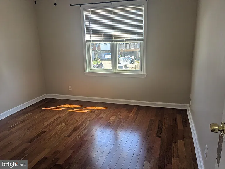 963 E Godfrey Ave — Photo 9