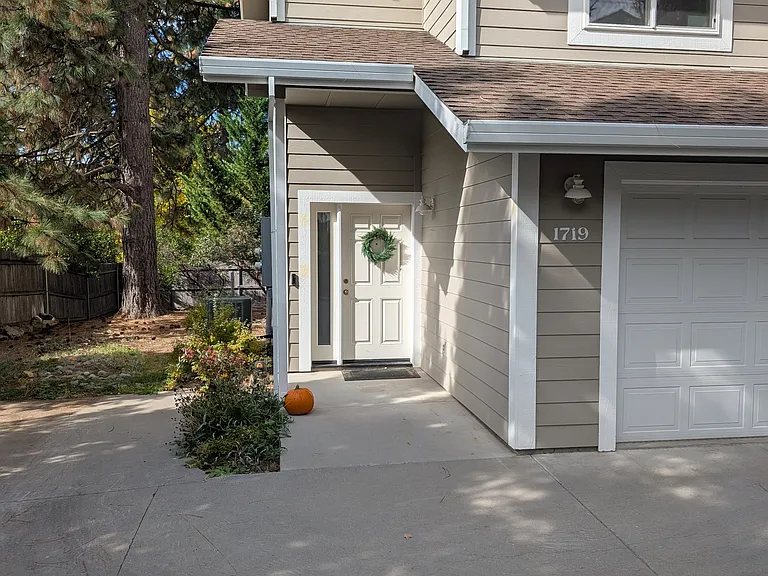 1719 Grant Rd — Photo 1