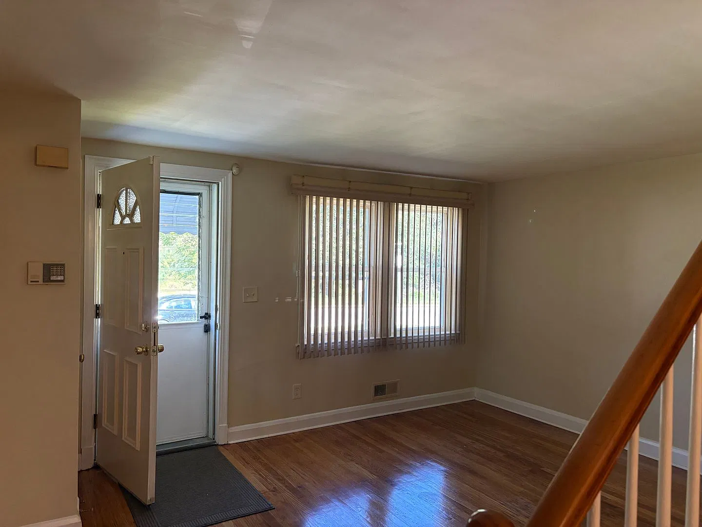 2 bedroom 1 bath with finished basement in Baltimore City — Photo 2