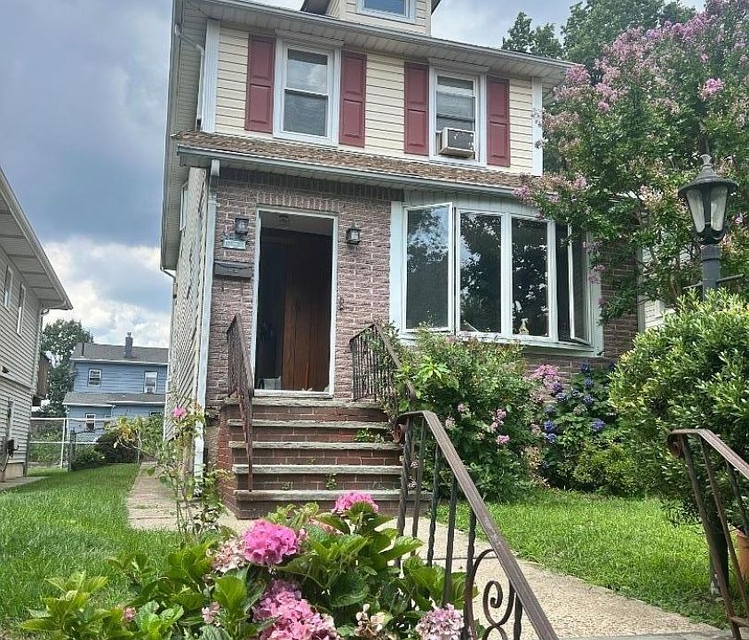 1st image of 116 3rd St