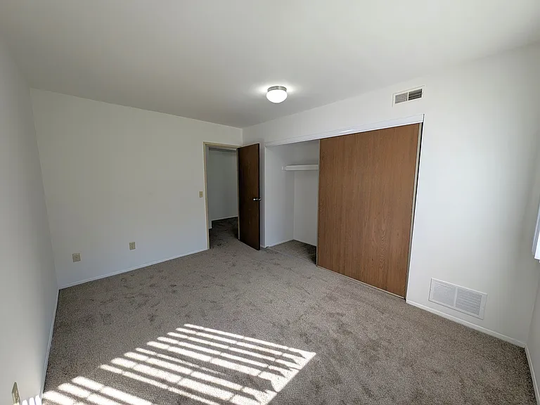 Charter Oaks Apartments — Photo 187