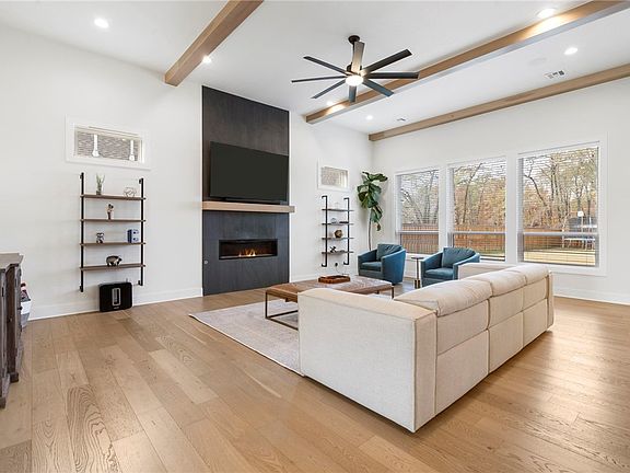 4th image of 4404 S 87th Pl