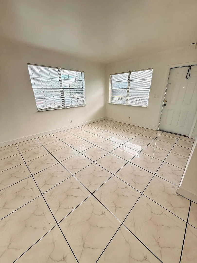 5926 Thomas ST — Photo 2